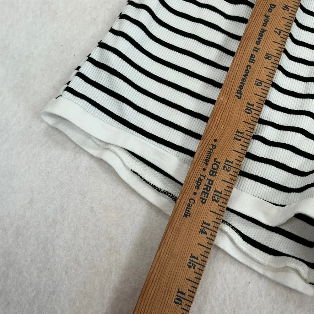 Womens White Black Striped Ribbed Knit Lounge Shorts Pockets Size M
